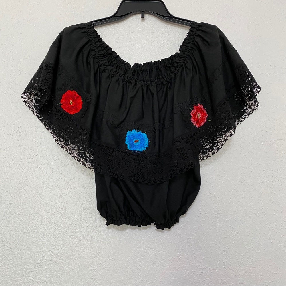 Mexican shoulder shirt.